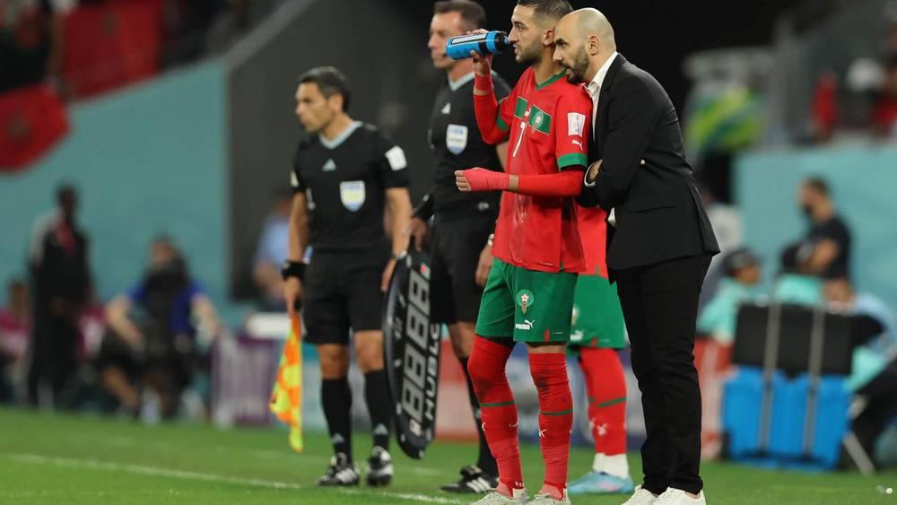 الركراكي: "قلت لزياش أنه يجب أن يتقبل انتقادات الجماهير ويجيب في الملعب.. نريده أن ينتزع من بصير لقب الهداف التاريخي الثاني للمنتخب المغربي"