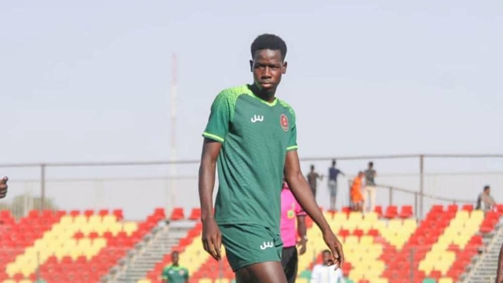 بعد مرور 3 أشهر على إصابته.. الموريتاني "بباني مرزوك" يطلب المساعدة لتلقي العلاج عقب تعرضه لتمزق في الرباط الصليبي ورفض ناديه التكفل بعلاجه!