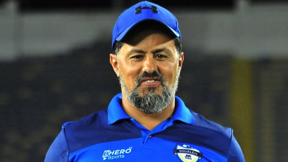 الحيمر: "اشتغلت رفقة شباب السوالم بدون عقد بسبب قانون المدرب الذي يمنع تدريب فريقين في موسم واحد"