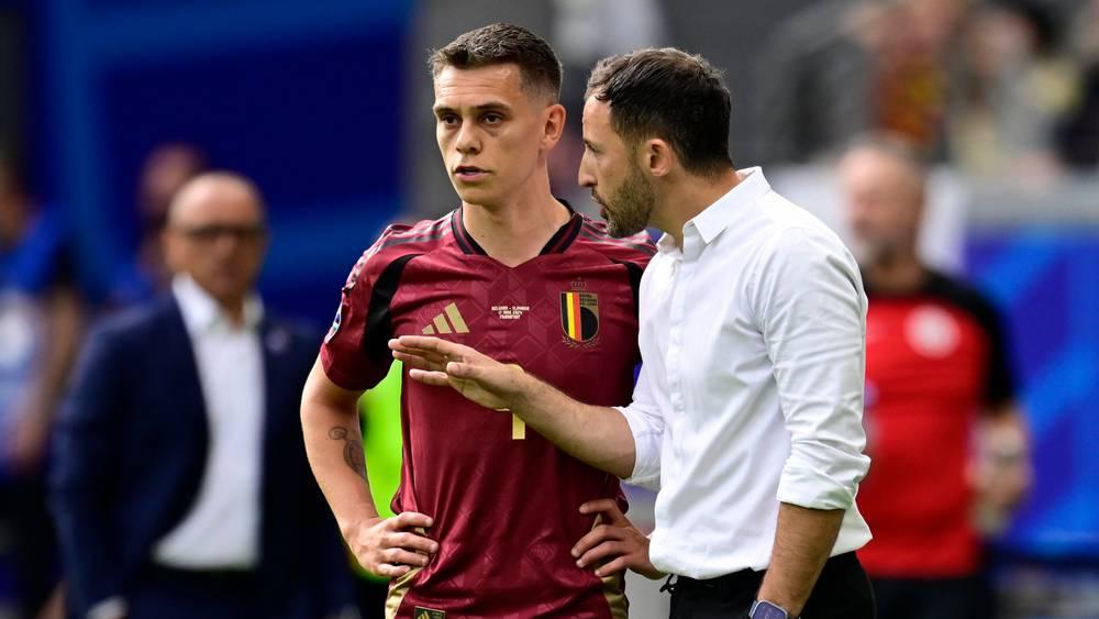 والد تروسارد: "تيديسكو ليس مدربًا جيدًا لبلجيكا"