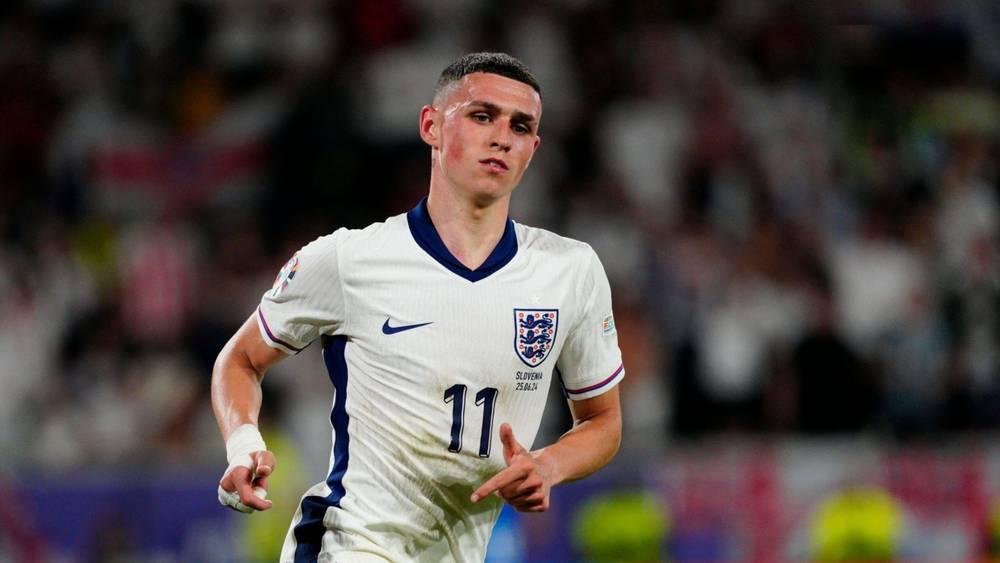 فودين يغادر "مؤقتا" معسكر منتخب إنجلترا ويعود إلى بلده