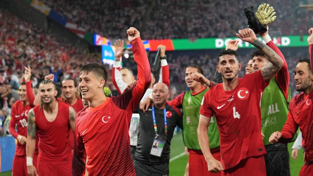 مسؤول ألماني: "ما قام به المنتخب التركي غير منطقي وغير مقبول بالمرة"