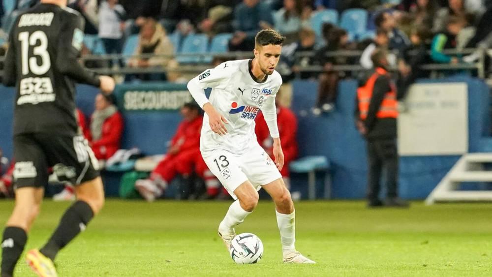 رين الفرنسي يعيد شراء عقد المغربي محمد جواب من نادي أميان