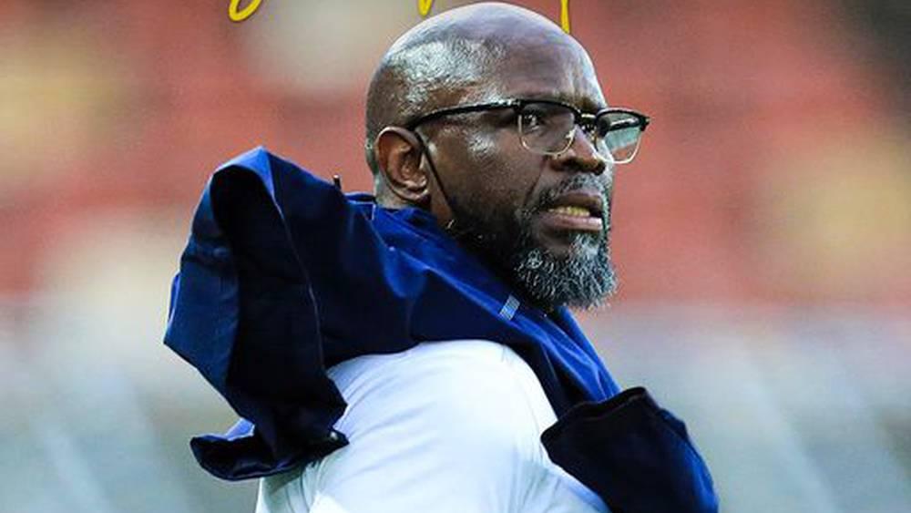 رسميا/ سان داونز يعين ستيف كومفيلا مدربا للفريق خلفا لموكوينا