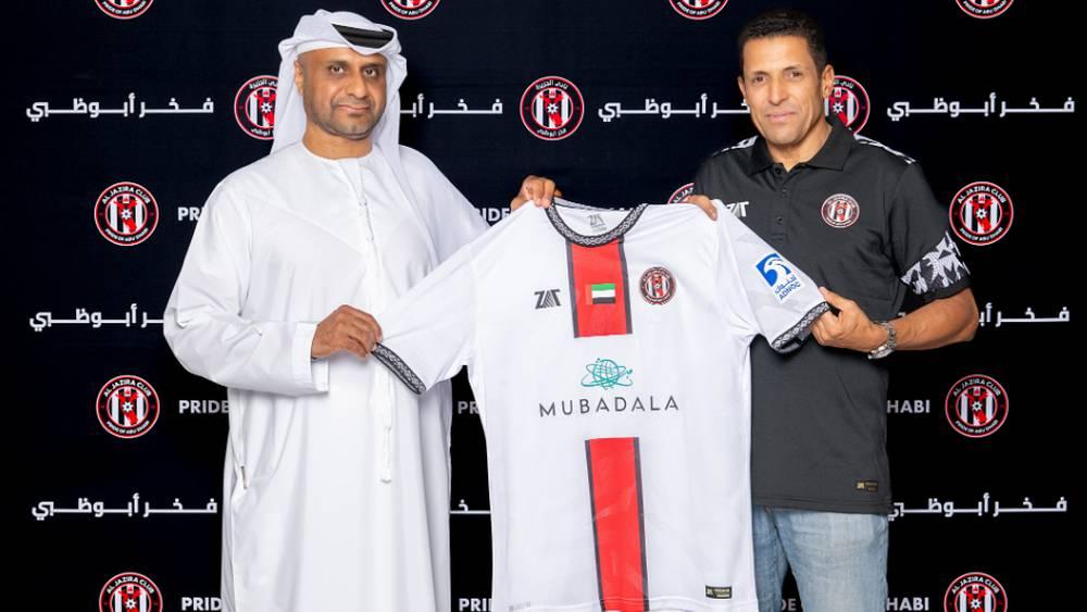 عموتة يُوقّع على عقد يمتد حتى 2026 كمدرب للجزيرة الإماراتي