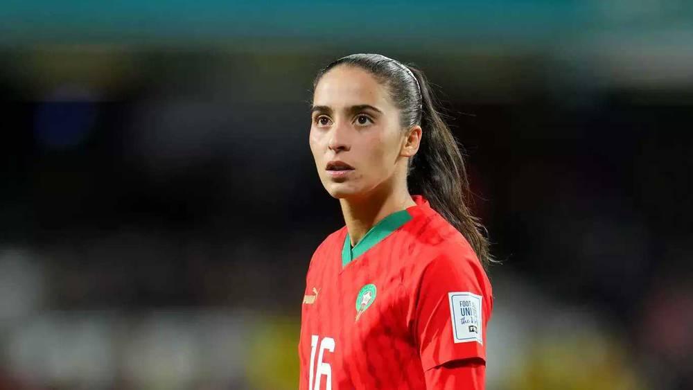 ليفانتي الإسباني يعلن تعاقده مع اللاعبة المغربية أنيسة لحماري لموسمين