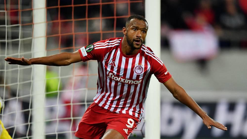 الكعبي بعد تمديد عقده مع أولمبياكوس: "سعيد جدا بالتواجد هنا وآمل أن نقوم بموسم رائع"