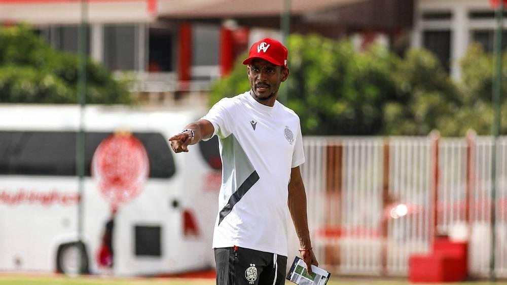 موكوينا يقود أول حصة تدريبية للوداد بمركب بنجلون استعدادا للموسم المقبل