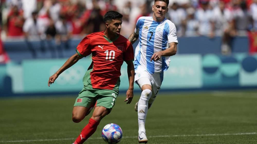 بعد إصابته في مباراة الأرجنتين.. أخوماش يتلقى التصريح الطبي للمشاركة أمام أوكرانيا