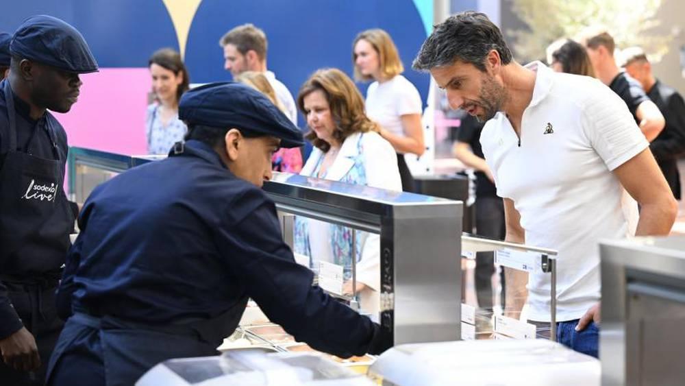 بسبب عدم كفاية الطعام في القرية الأولمبية.. بريطانيا تجلب طاهيها الخاص للأولمبياد