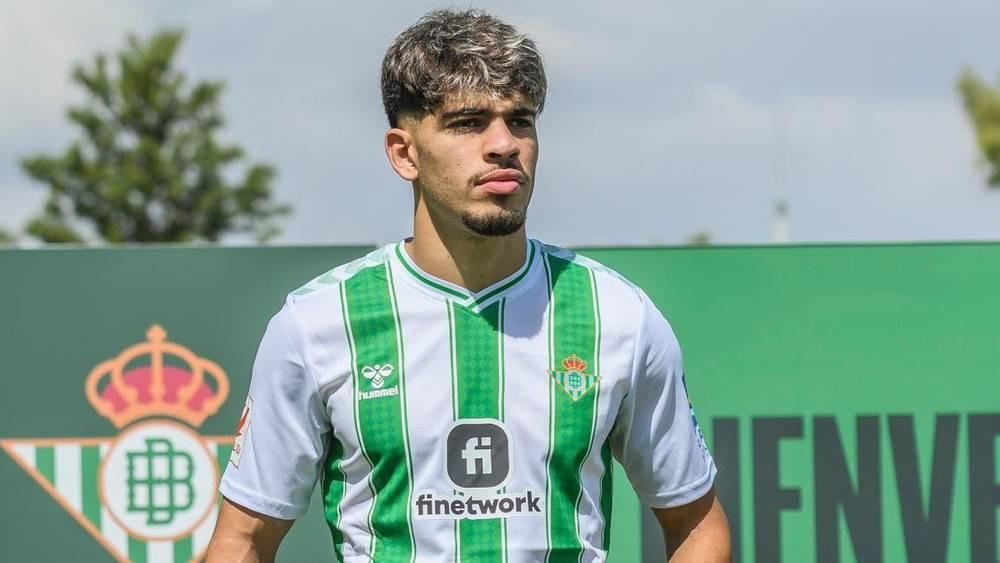 جيرونا يُبدي رغبته في التعاقد مع الزلزولي لتعويض رحيل سافيو المُنضم لنادي مانشستر سيتي