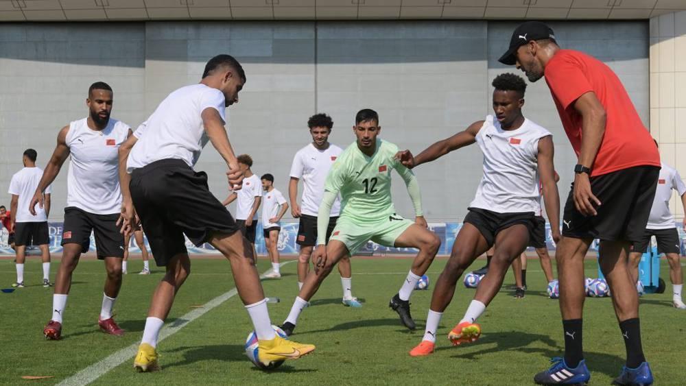 المنتخب المغربي الأولمبي يجري آخر حصة تدريبية استعدادا لمواجهة نظيره المصري غدا
