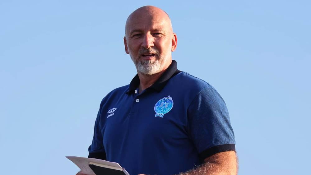 مدرب الرجاء زفيكو يبدي عدم ارتياحه لبعض تعاقدات مسؤولي الرجاء