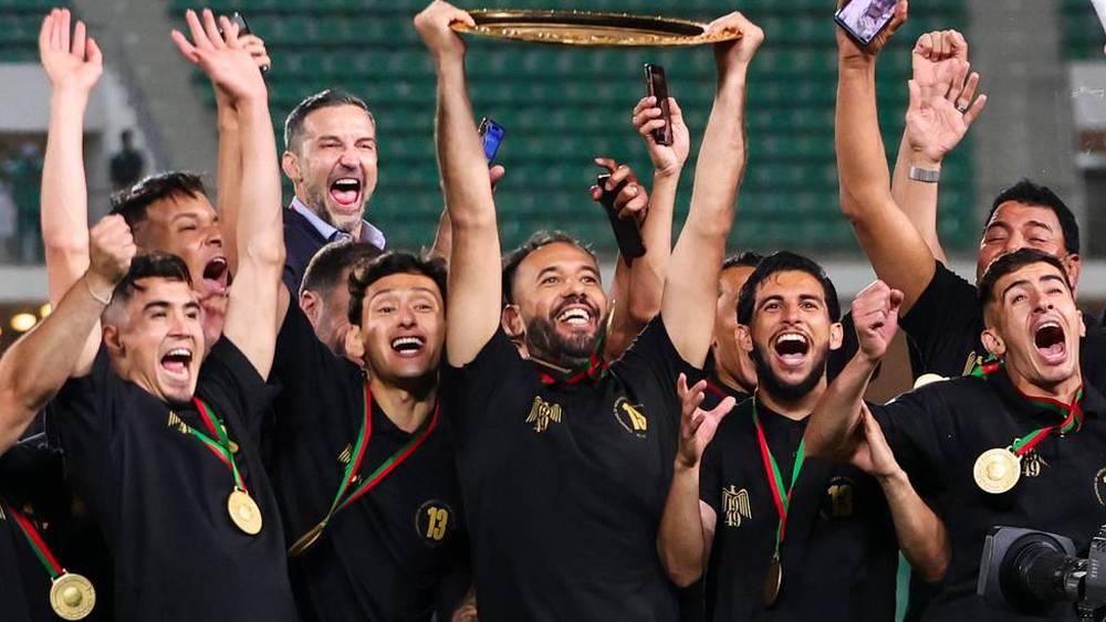 "البطل الذي لم يهزم".. فيلم وثائقي يوثق لأبرز اللحظات التي سبقت تتويج الرجاء بالثنائية التاريخية