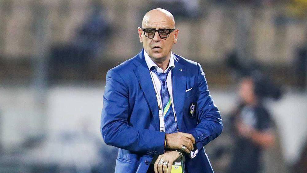 مجموعة المغرب/ المنتخب الغابوني مهدد بالحرمان من لعب المسابقات الدولية في حال عدم تأدية 522 ألف يورو لمدربه السابق "باتريس نوفو"