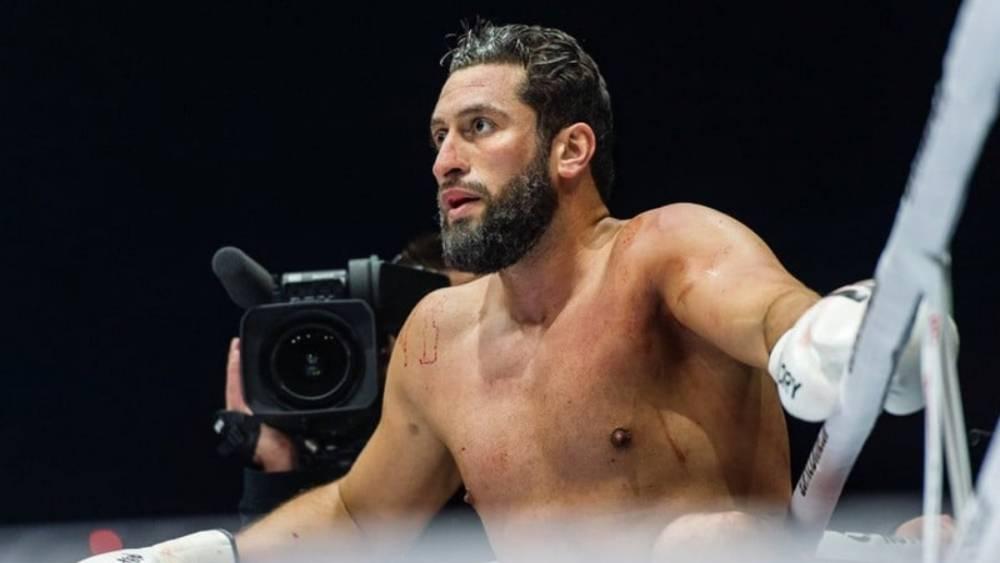 بن صديق معلنا عودته للحلبة: "أوقفوني 6 أشهر لحماية ملكهم (ريكو).. ماذا سيفعلون هذه المرة لحماية الوجه الجميل لأميرهم (ريغترز)"!