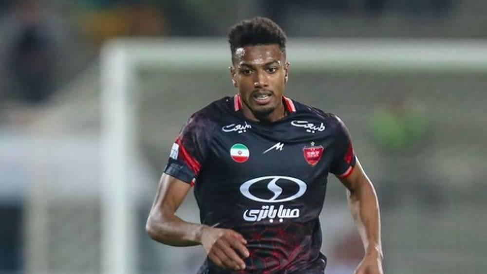 العملود يسجل أولى أهدافه في الدوري الإيراني وينقذ برسبوليس من الهزيمة