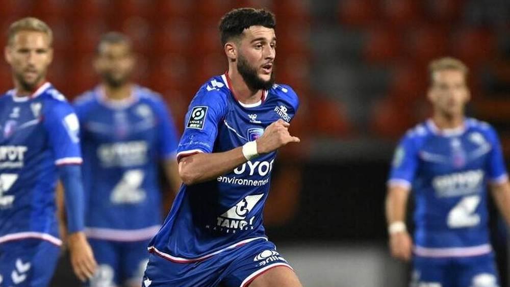 الوداد يتوصل إلى اتفاق نهائي مع لوهافر الفرنسي من أجل التعاقد مع نسيم الشادلي