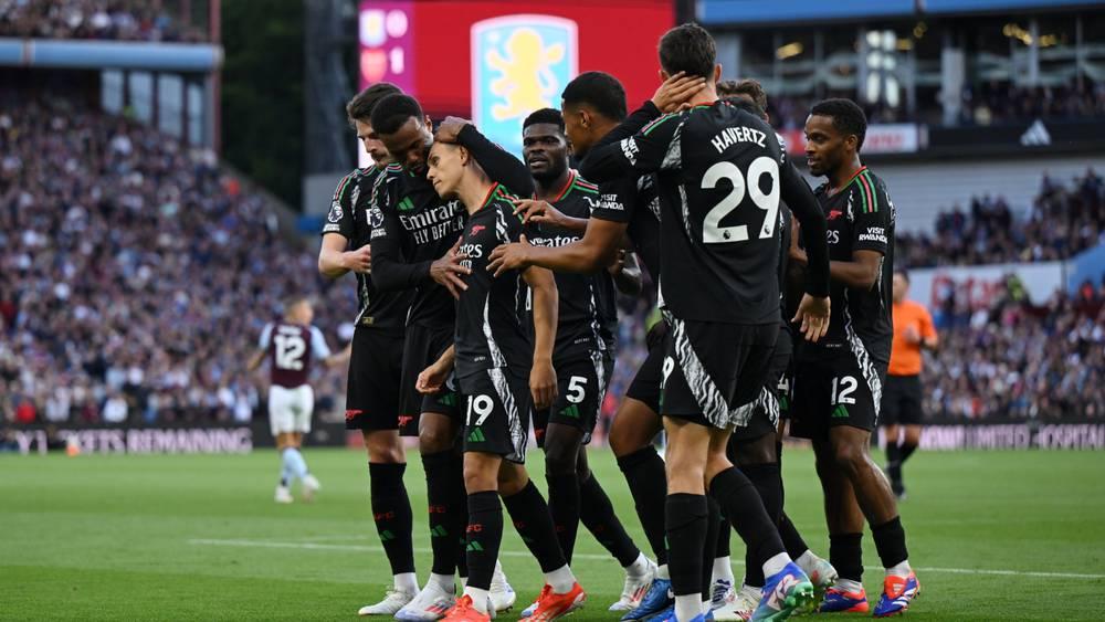 أرسنال يهزم أستون فيلا بثنائية في الدوري الإنجليزي