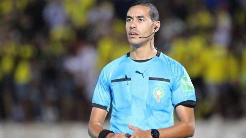 تعيين محمد الحويضري حكما لمباراة المغرب الفاسي والوداد الرياضي والرخيز يقود غرفة الفار