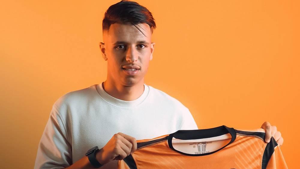 رسميا/ نهضة بركان يعلن تعاقده مع عماد الرياحي لـ3 مواسم