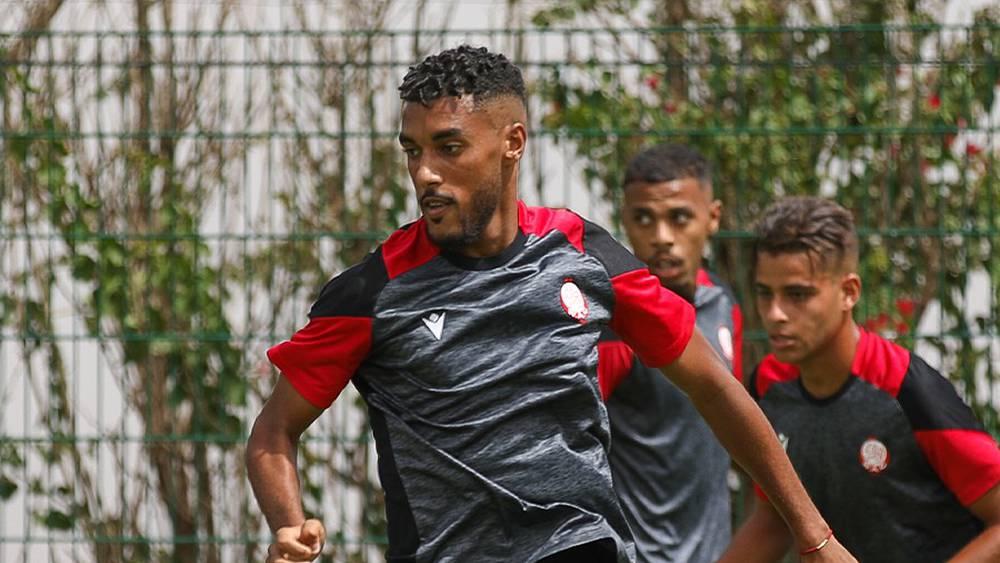 المهدي بن عدو (طبيب الوداد): "إصابة محروس لا تدعو للقلق وسيكون على الأرجح جاهزاً للمباراة القادمة"