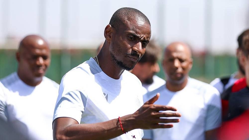 موكوينا: "لقد لعبنا مُباراة جيدة ضد الكوكب المراكشي رغم أن الأمر لم يكن سهلا أمام خصم يمتلك حارسا جيدا"