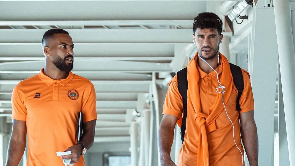 بعثة نهضة بركان تحط الرحال بعاصمة البنين كوتونو تأهبا لمواجهة فريق دادجي في كأس الكونفدرالية