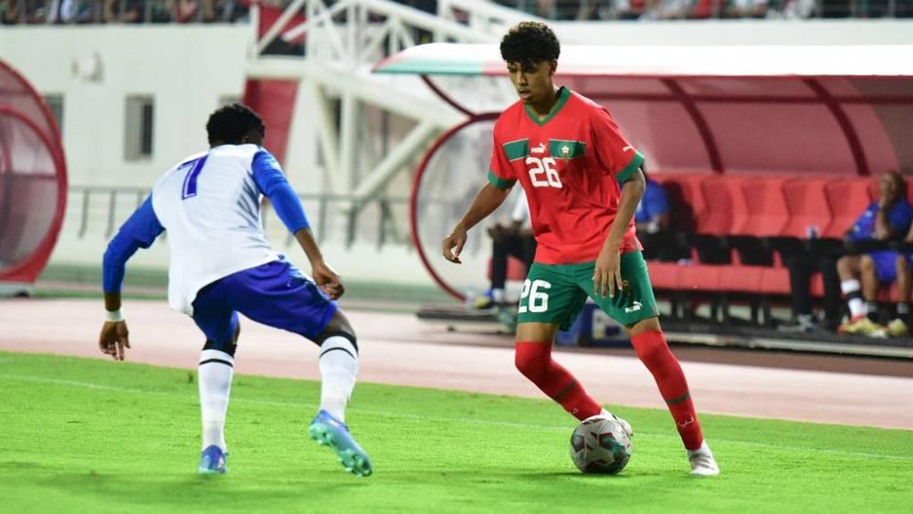 أزنو عن ظهوره الأول رفقة "الأسود": "لقد كان بمثابة حلم وسيكون للقميص الذي ارتديته في المباراة مكانة خاصة في منزل والدي"