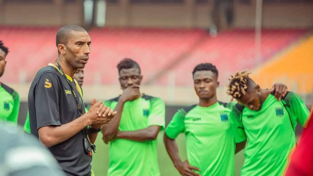 عبدالسلام وادو يعلن استقالته من تدريب فيتا كلوب بعد هزيمته أمام ستيلينبوش (0-2) في كأس الكونفدرالية