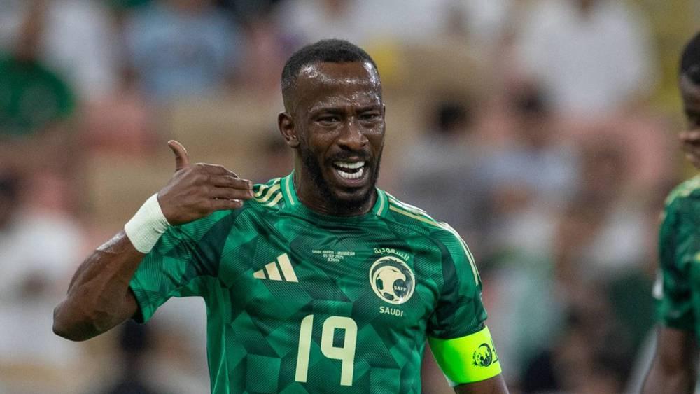 بعد حادث سقوطه من الطابق الثاني.. السعودي فهد المولد يعاني من كسور في الجسم والجمجمة