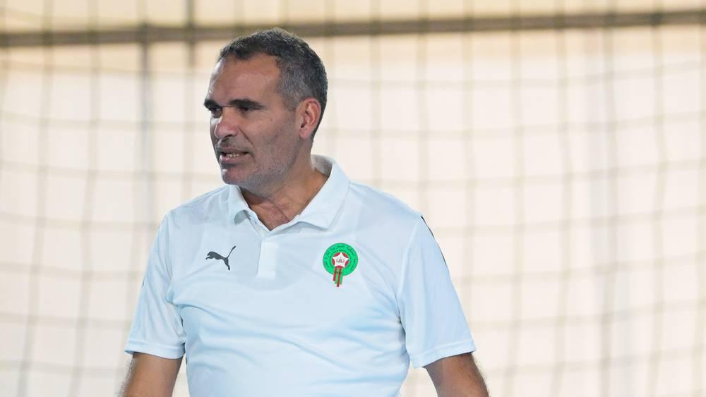 بقيادة المسرار وأنس العيان.. الدكيك يكشف التشكيلة الرسمية أمام منتخب طاجيكستان