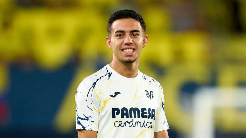 أخوماش عن عرض الهلال السعودي: "تلقيت عرضا مفاجئا لكنني أريد النجاح في فياريال"