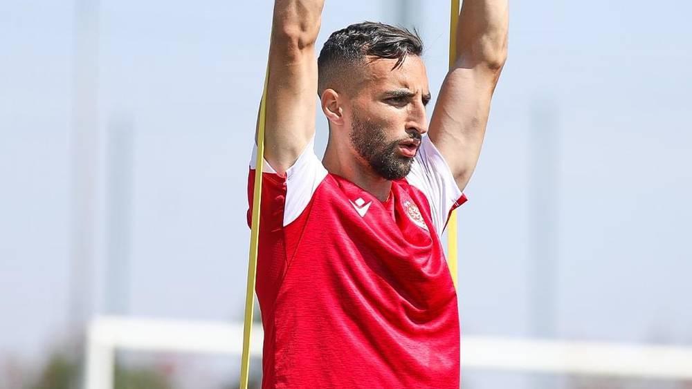 "أداؤه غير مقنع وطريقة لعبه غير مناسبة للوداد".. بوهرة لم يُرضِ موكوينا ويواصل الغياب عن المباريات