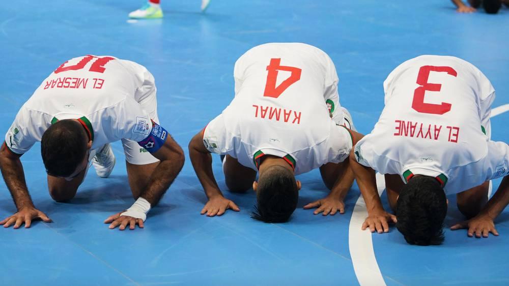 مقال رأي/ منتخب "الفوتسال" يواجه ضريبة رفع سقف الطموح والضغّط الذِّهني يُقلّص إمكانيات المجموعة