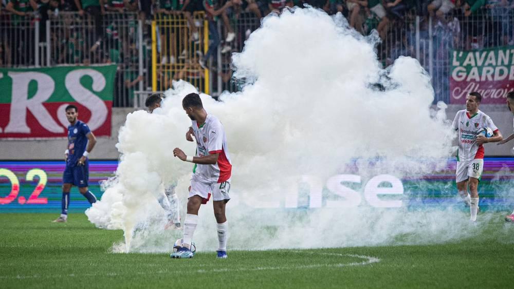 الجامعة التونسية تقدم شكاية لـ"الكاف" بعد تعرض لاعبي الاتحاد المنستيري للعنف والاعتداء في الجزائر