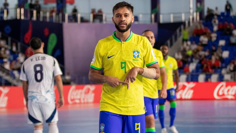 لينو (لاعب البرازيل للفوتسال): "واجهنا المغرب في المونديال السابق وكانت مباراة صعبة للغاية"