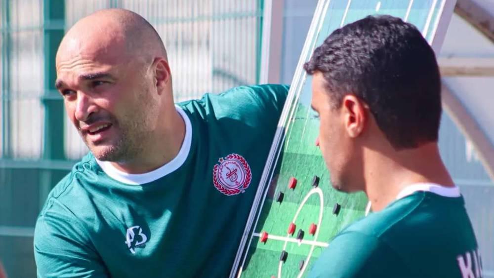 رضا حكم (مدرب الكوكب المراكشي): "الفريق لا يحتاج إلى معد بدني"!