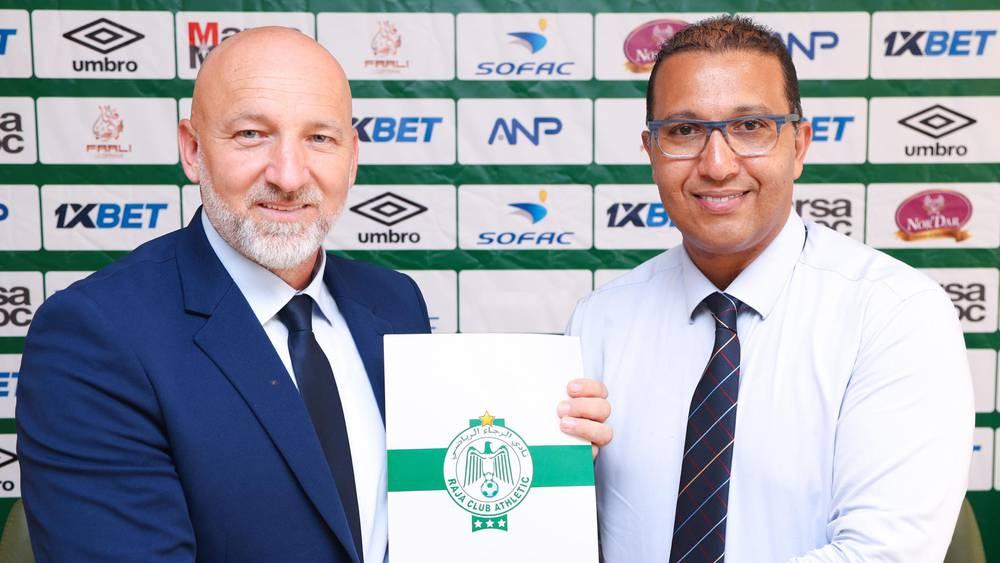 بعد قرار إقالته.. مسؤولو الرجاء يجالسون المدرب البوسني زفيكو لإيجاد حل توافقي حول صيغة الانفصال