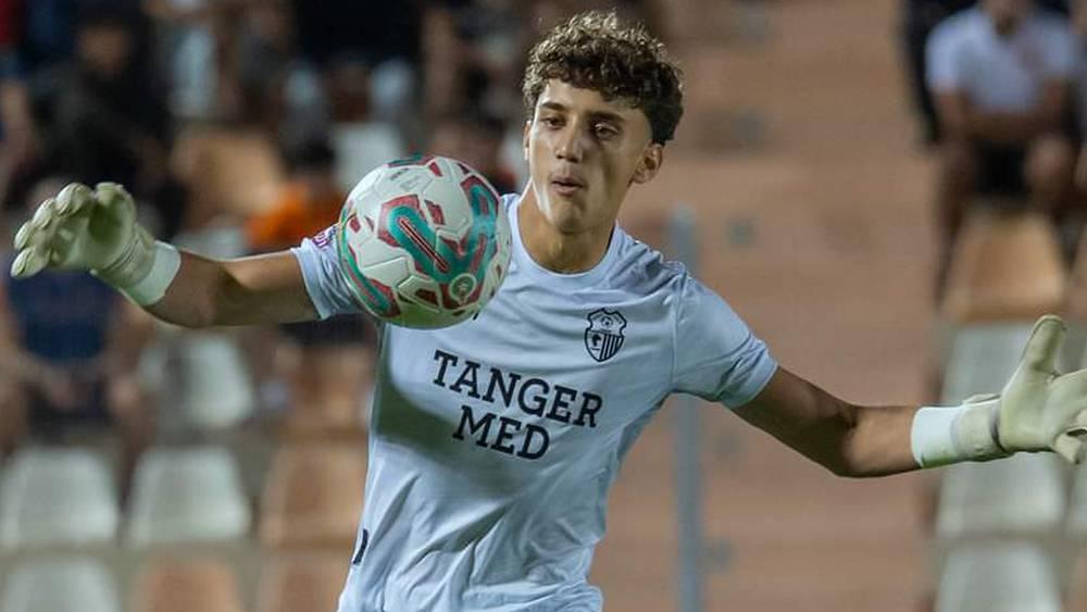 أزواغ حارس اتحاد طنجة وصاحب الـ17 سنة في اختبار حقيقي أمام الجيش نهاية الأسبوع الجاري