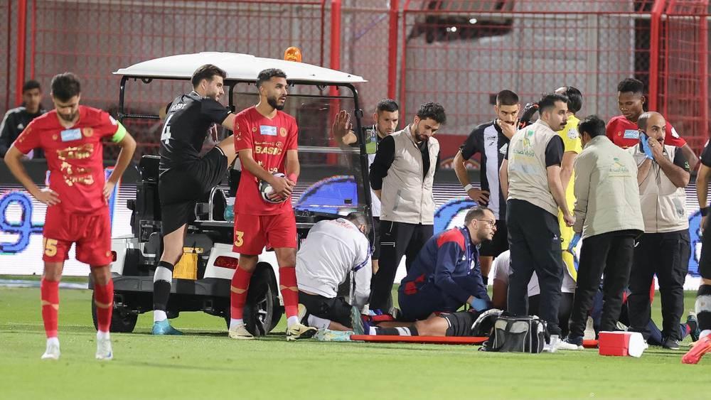 الشباب السعودي يؤكد سلامة ماجد عبدالله بعد تعرضه لحالة إغماء إثر إصابة خطيرة ضد ضمك