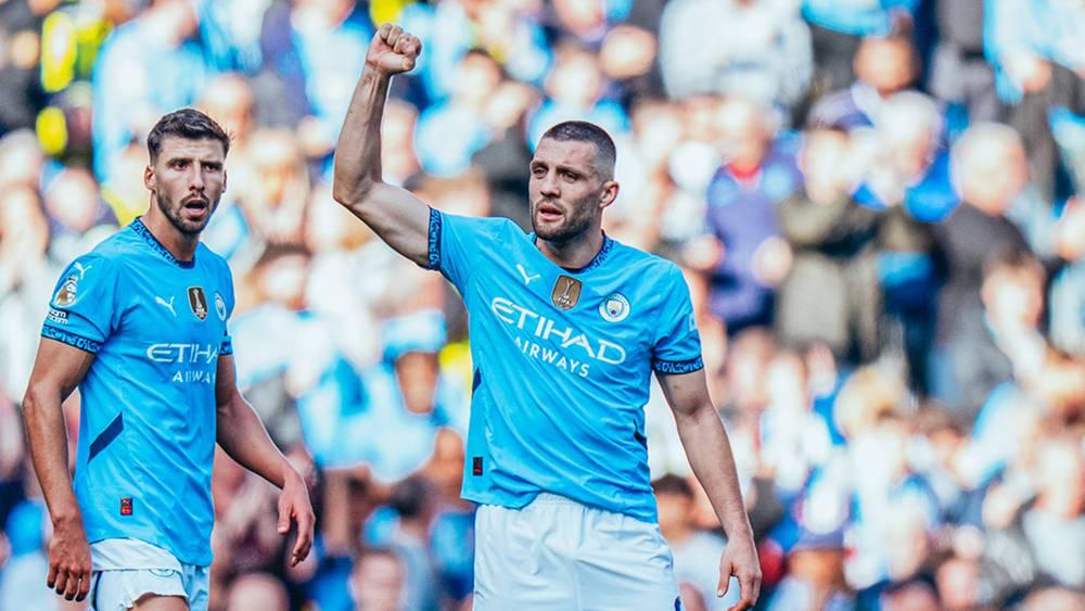 مانشستر سيتي يعود لـ"سكة الانتصارات" في الدوري الإنجليزي وليستر سيتي يحقق فوزه الأول