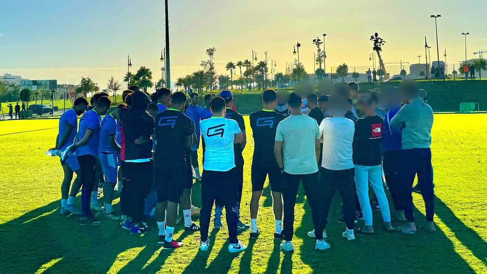 فصيل "هيركوليس" يزور لاعبي اتحاد طنجة في التداريب قبل مواجهة الجيش الملكي
