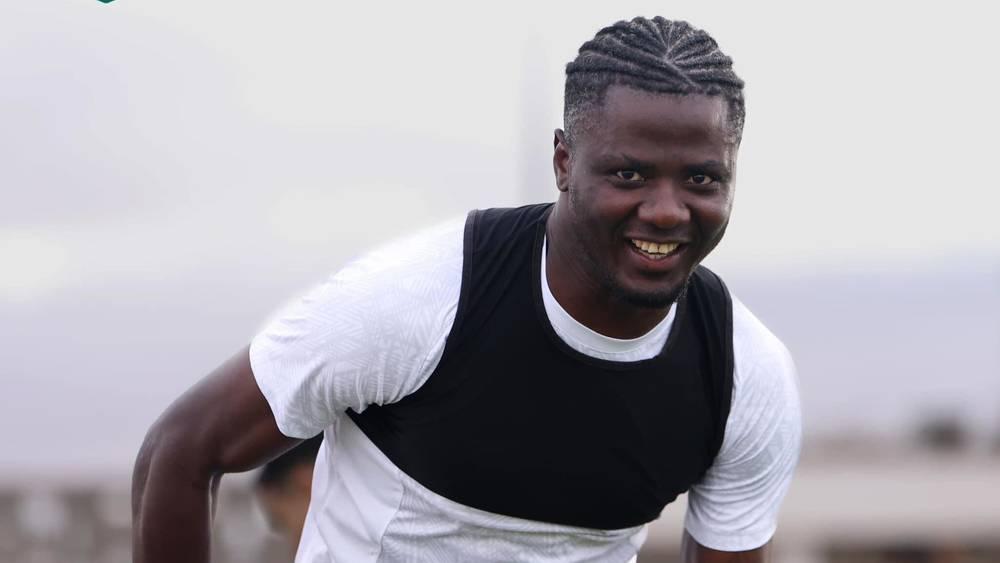 مدرب منتخب غينيا يستدعي لاعب الرجاء بيكورو لمواجهتي إثيوبيا في التصفيات المؤهلة للكان