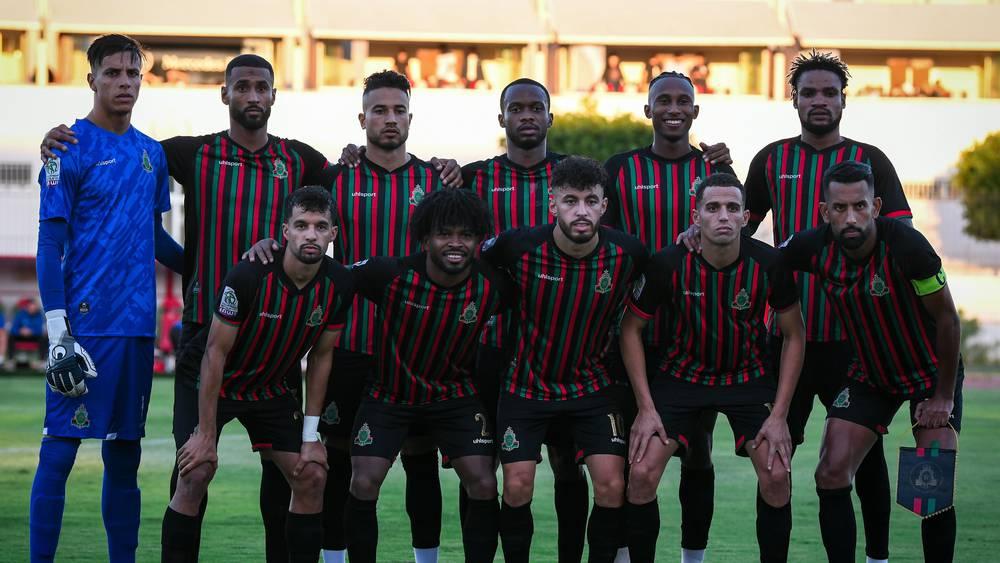 تشكيلة الجيش الملكي أمام الحسنية.. ميشنيفيتش يعتمد على حمياني في الحراسة والصوابي في الدفاع والدراك في خط الوسط