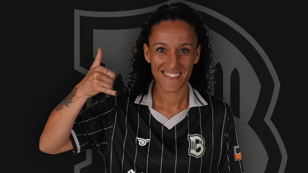 نادي بروكلين الأمريكي للسيدات يعلن تعاقده مع لاعبة المنتخب المغربي سلمى أماني