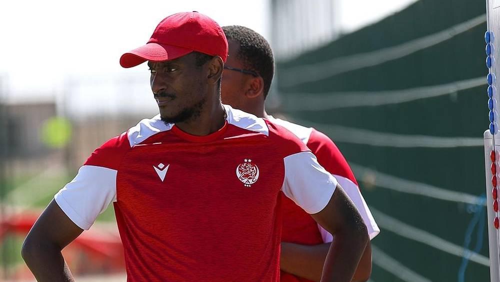 موكوينا يستدعي 24 لاعبا لمواجهة شباب المسيرة في كأس التميز