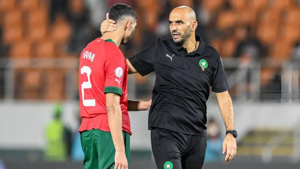 الركراكي: "حكيمي في حالة صحية جيدة.. سيُشارك غدا وسيحمل شارة القيادة"