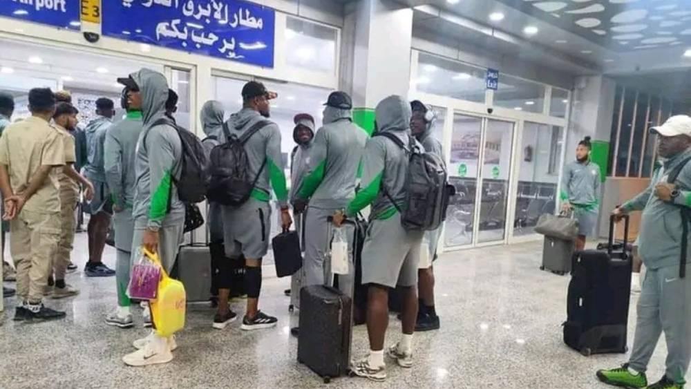 طائرة منتخب نيجيريا تستعد لمغادرة ليبيا وعدم خوض المباراة في تصفيات "كان 2025"