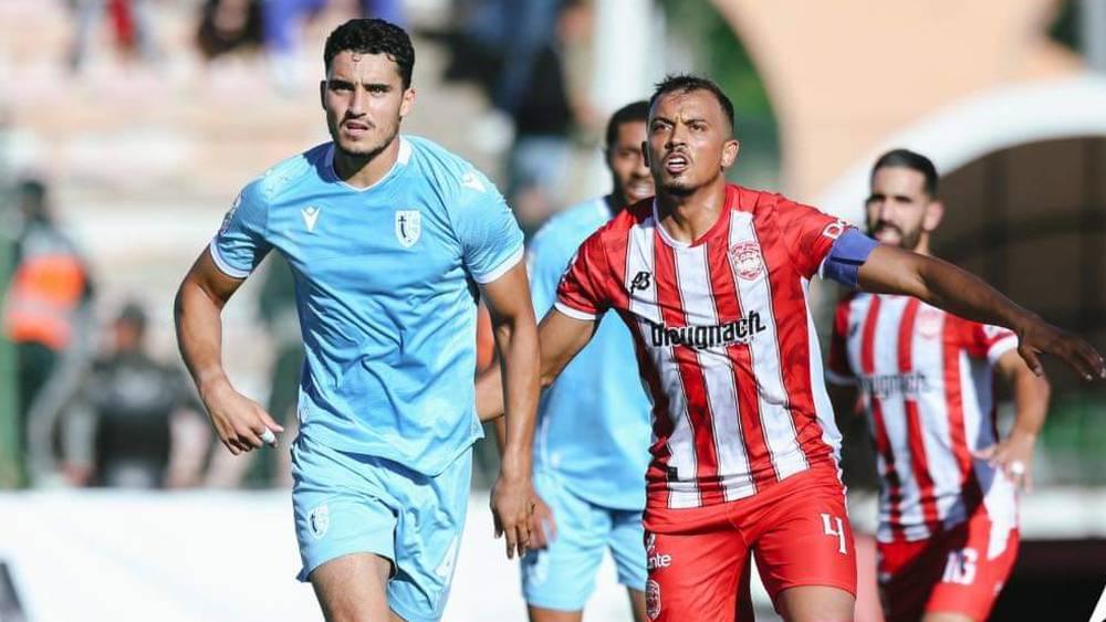 البطولة الاحترافية/ التعادل (0-0) يحسم مباراة اتحاد تواركة وضيفه النادي المكناسي والفريقان يقتسمان النقاط